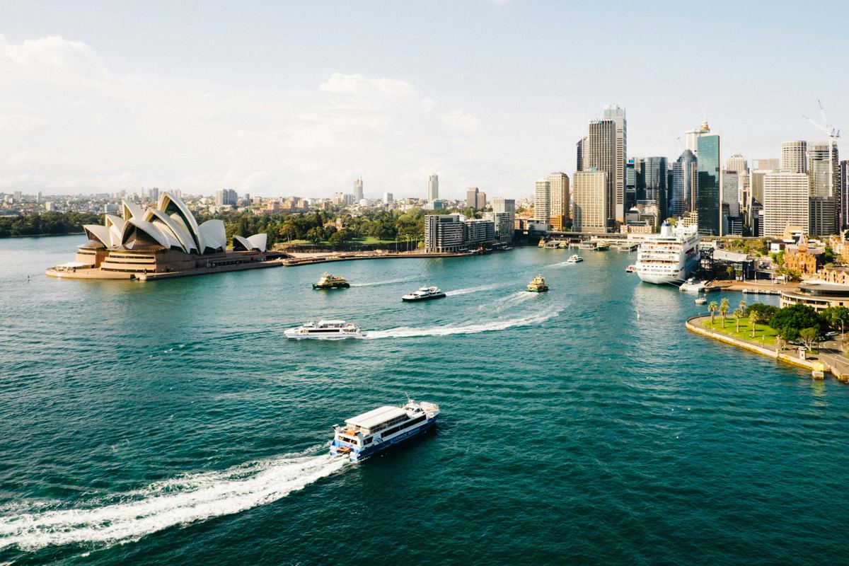 Sydney Harbour and the Opera House, where Blue Mountains day trips start